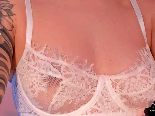 ViolettHansson live cam on BongaCams