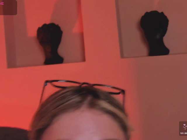 ViolettHansson's BongaCams show and profile