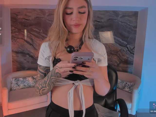 ViolettHansson live cam on BongaCams