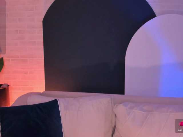 ViolettHansson live cam on BongaCams