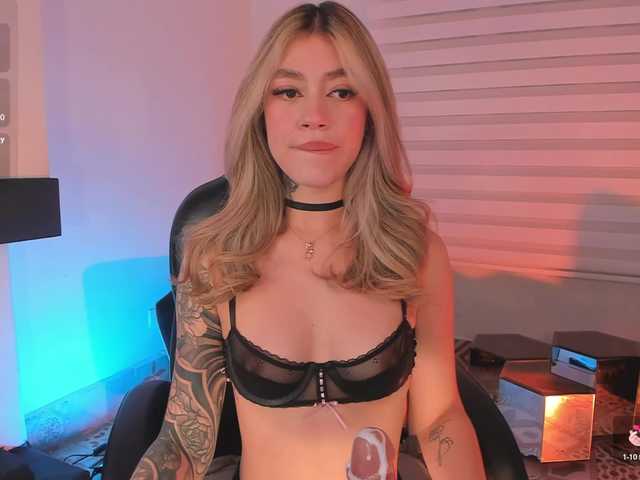 ViolettHansson live cam on BongaCams