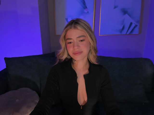 ViolettHansson's BongaCams show and profile