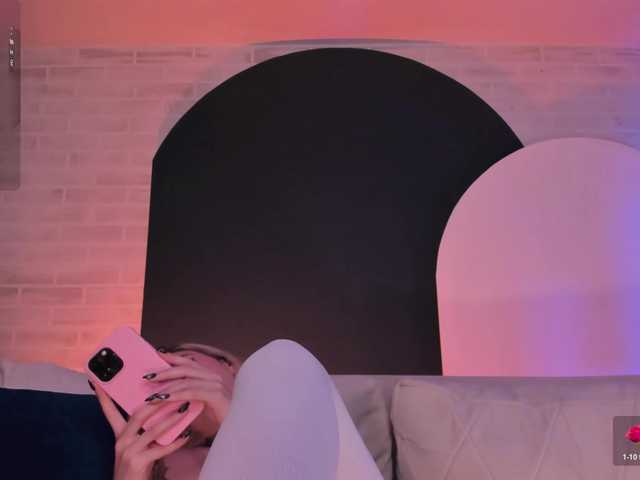 ViolettHansson live cam on BongaCams