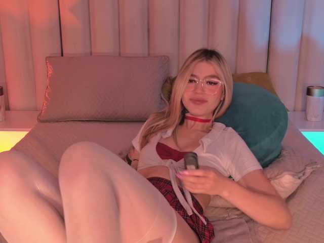 ViolettHansson live cam on BongaCams