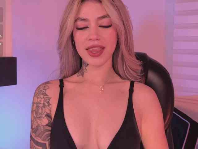 ViolettHansson Live Webcam on BongaCams