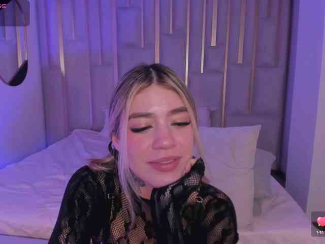 ViolettHansson webcam