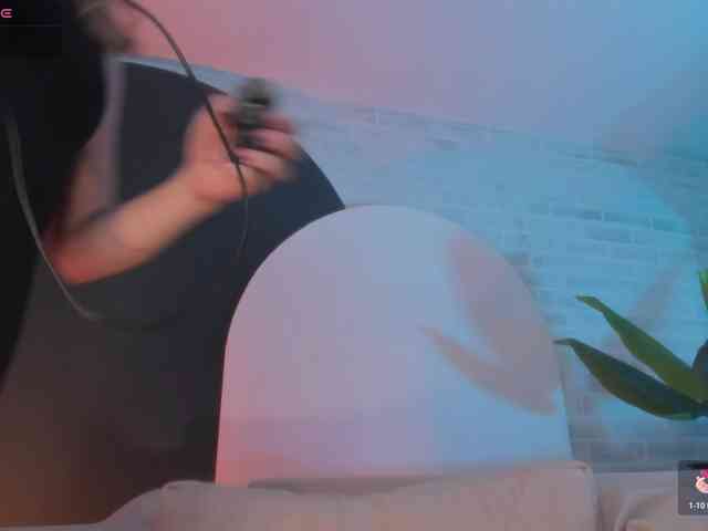 ViolettHansson webcam