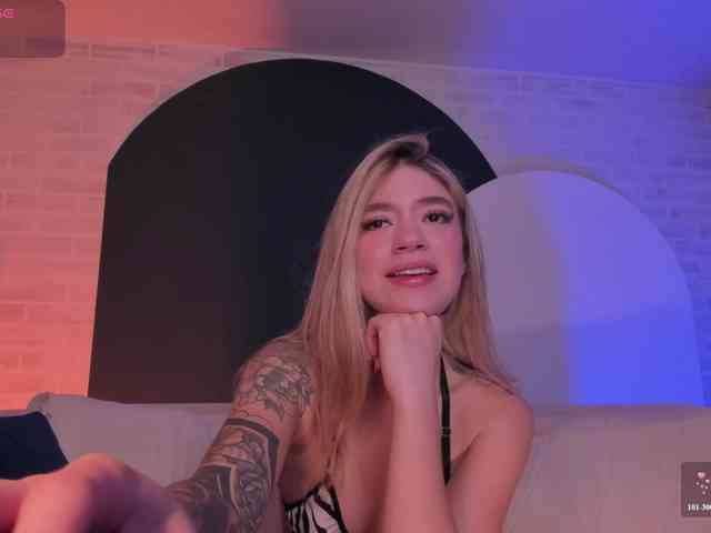 ViolettHansson webcam