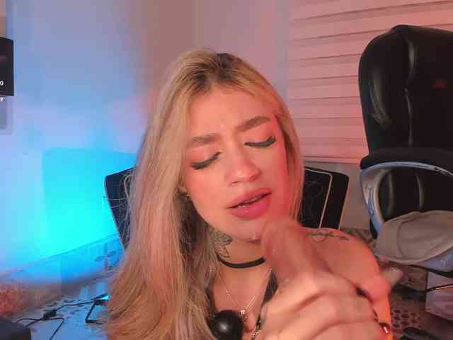 ViolettHansson webcam