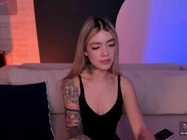 ViolettHansson webcam