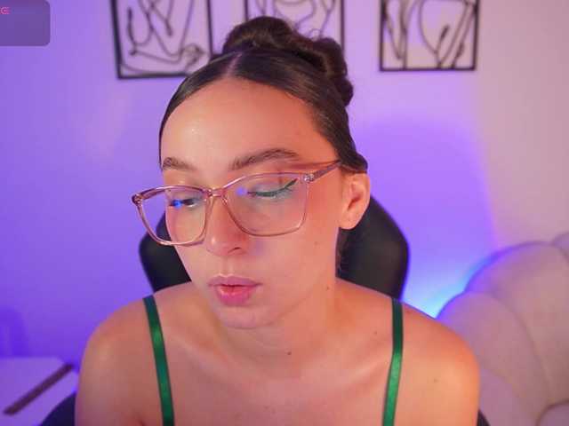 AliceHarper1 live cam on BongaCams