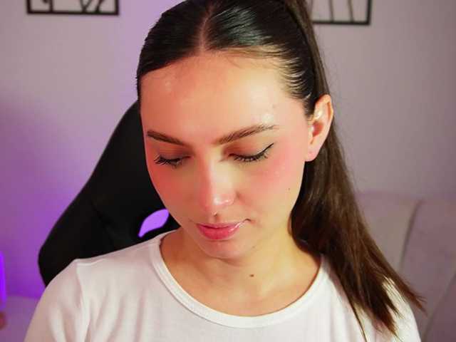 AliceHarper1 live webcam show