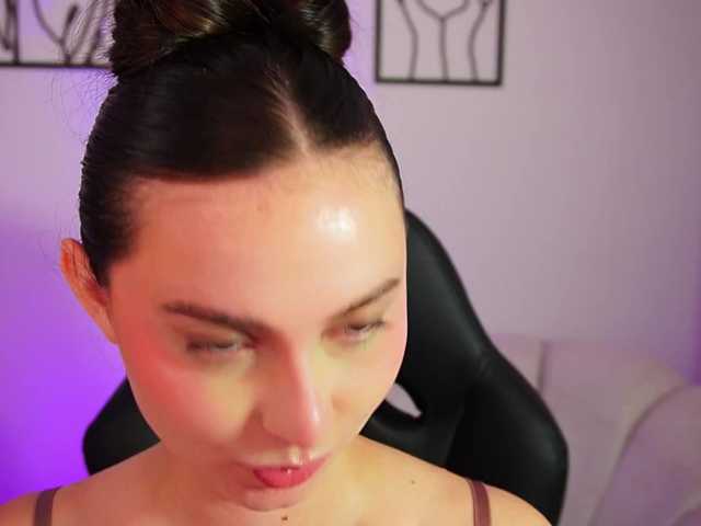 AliceHarper1 live webcam show