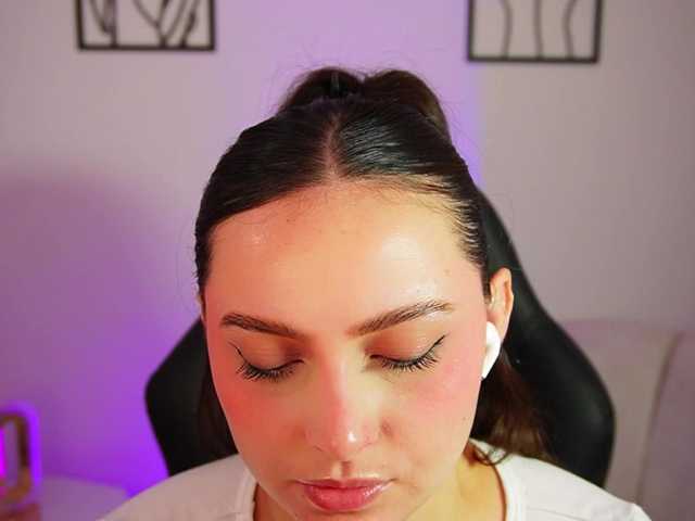AliceHarper1 live webcam show