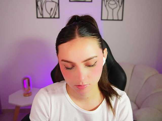 AliceHarper1 live webcam show