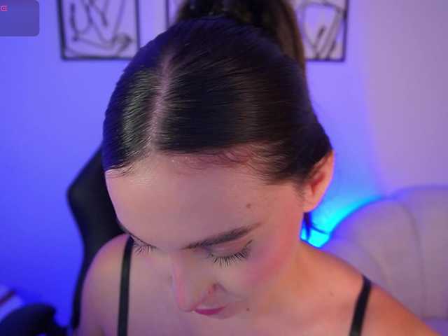 AliceHarper1 live cam on BongaCams
