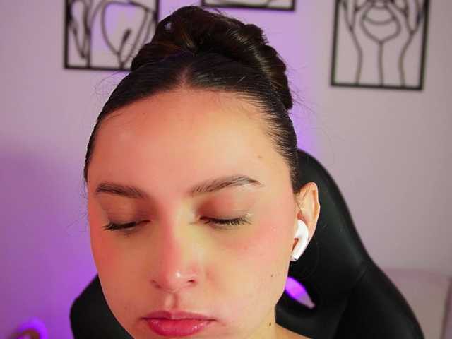 AliceHarper1 live webcam show