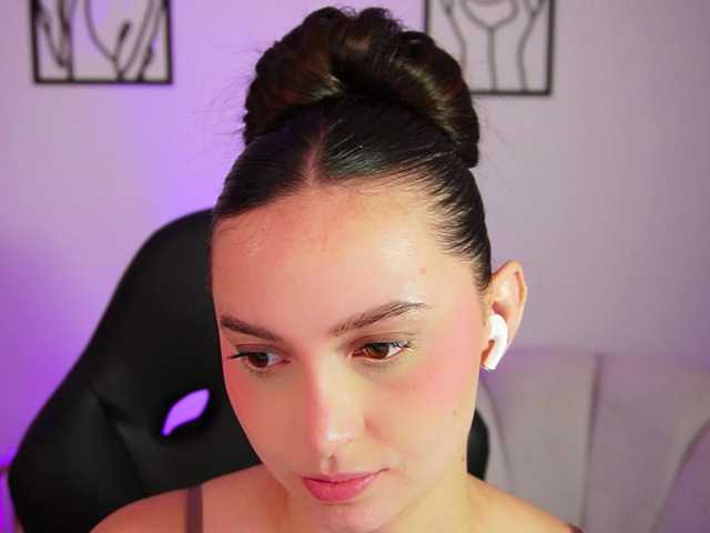 AliceHarper1 live cam on BongaCams