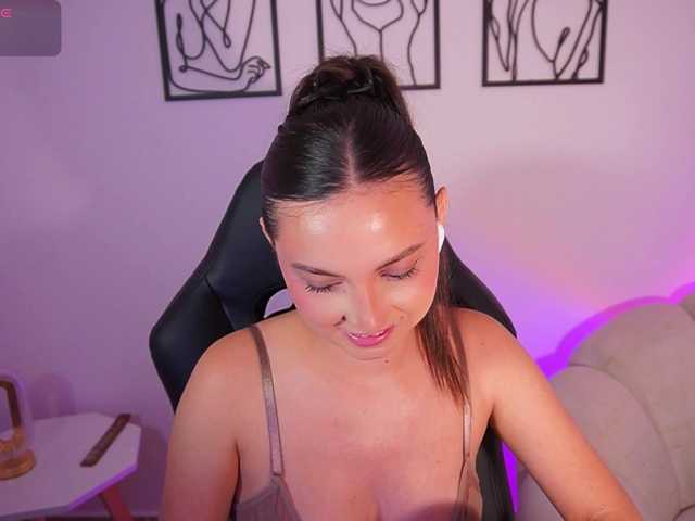 AliceHarper1 live cam preview