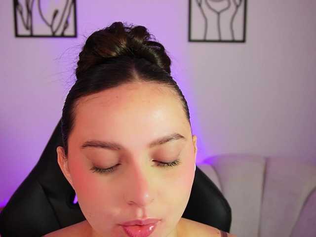 AliceHarper1 live webcam show