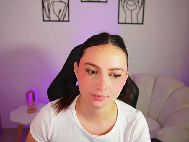 AliceHarper1 live webcam show