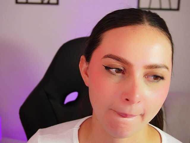 AliceHarper1 live webcam show