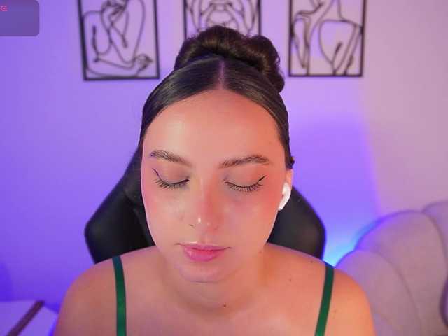 AliceHarper1 live cam on BongaCams