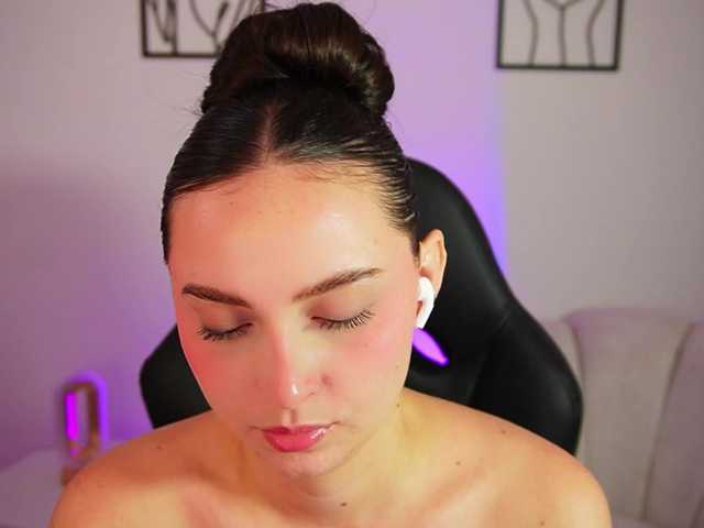AliceHarper1 live cam on BongaCams