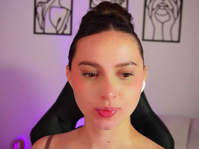 AliceHarper1 live webcam show