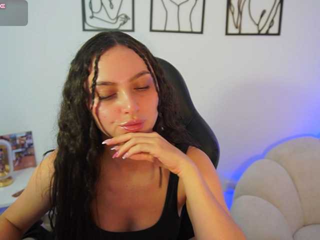le modèle AliceHarper1 est en webcam porno dans un show sur le site bongacams, il possède les tags suivants: Latino/Hispanic,Brunette,Shaved
