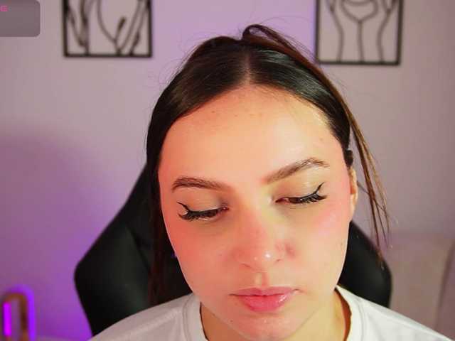 AliceHarper1 live webcam show