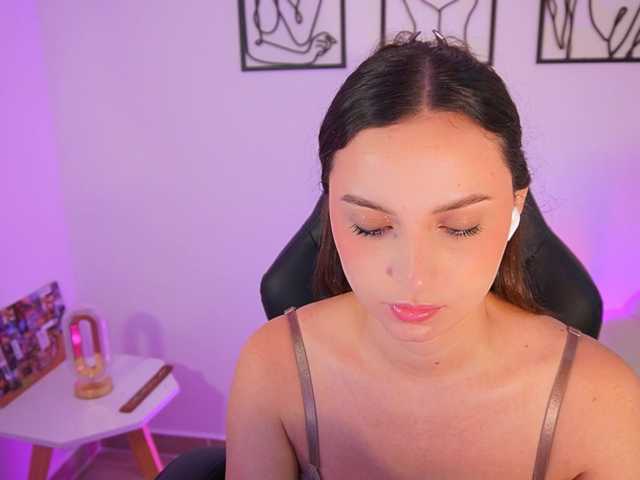 AliceHarper1 live cam on BongaCams