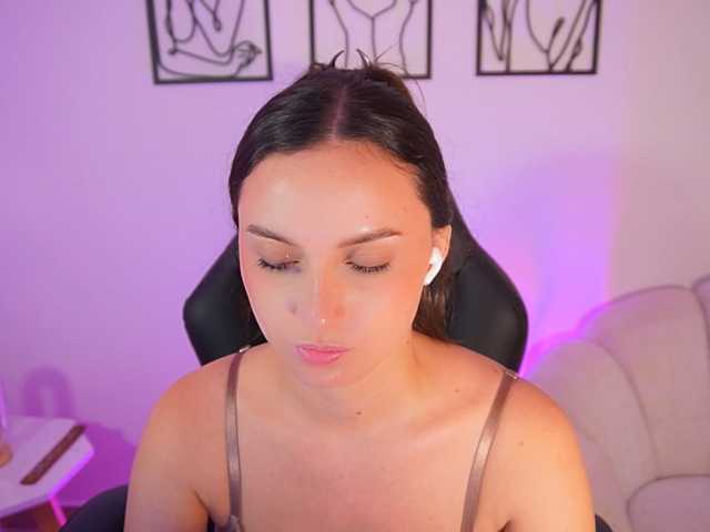 AliceHarper1 live cam on BongaCams