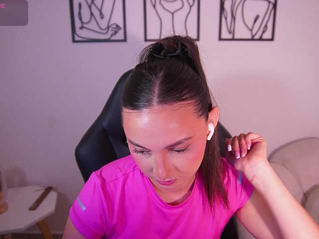 AliceHarper1 live cam preview