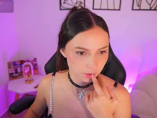 AliceHarper1 live cam on BongaCams