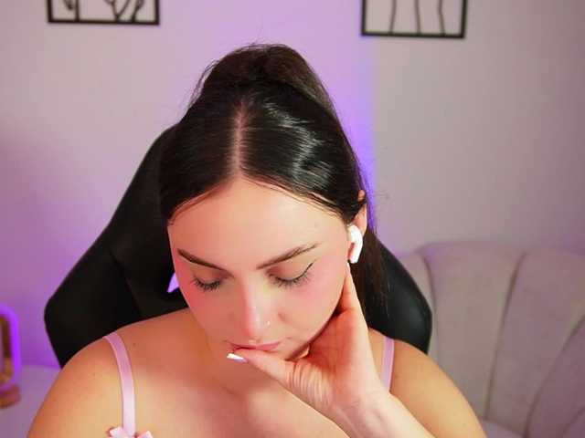 AliceHarper1 live cam on BongaCams
