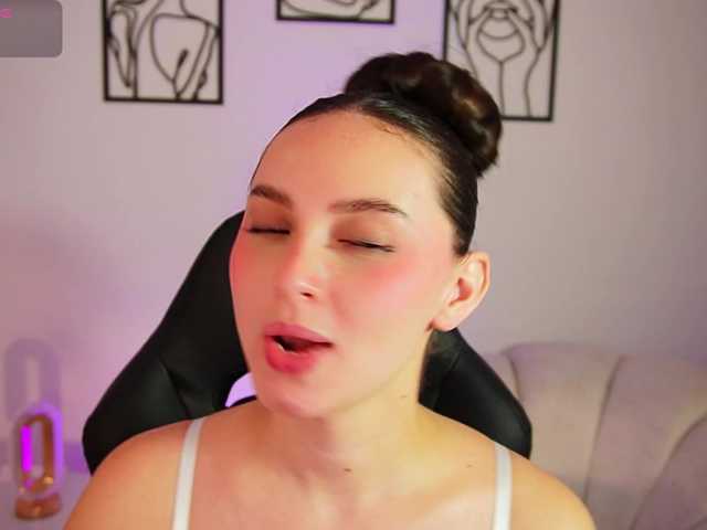AliceHarper1 live cam on BongaCams
