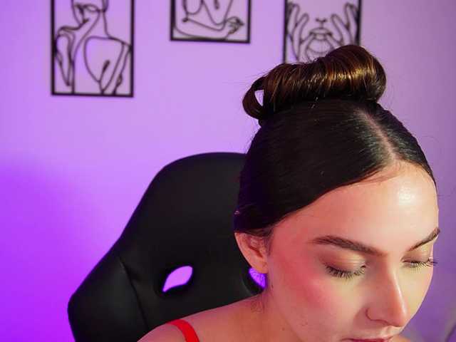 AliceHarper1 live webcam show