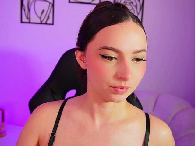 AliceHarper1 live webcam show