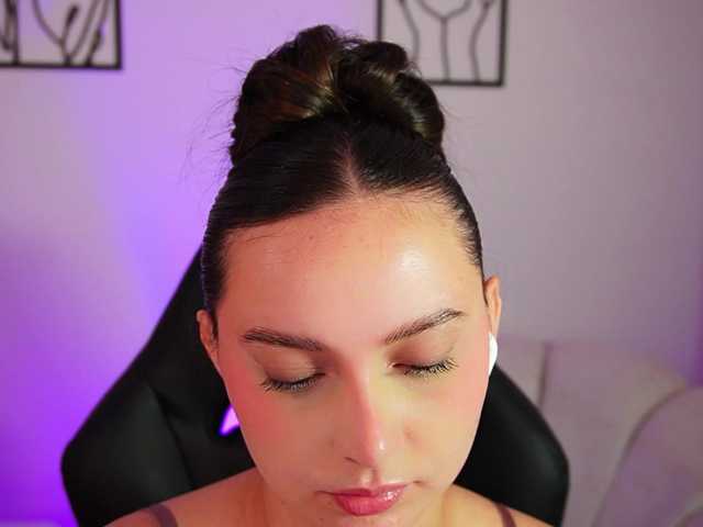AliceHarper1 live cam on BongaCams