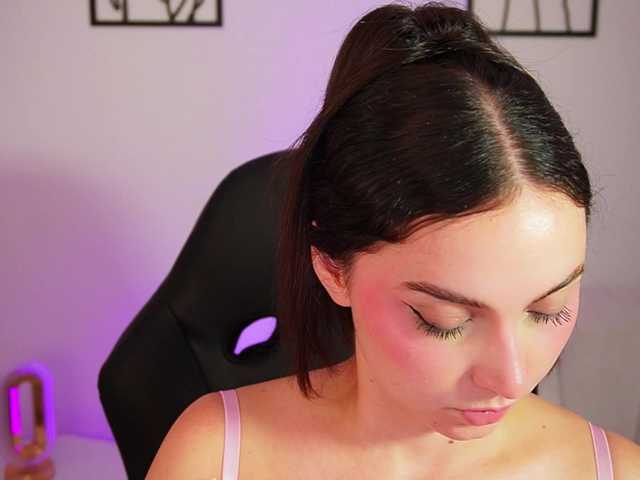 AliceHarper1 live cam on BongaCams