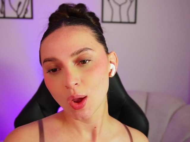 AliceHarper1 live webcam show