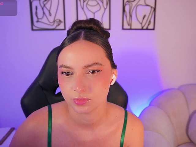 AliceHarper1 live cam preview
