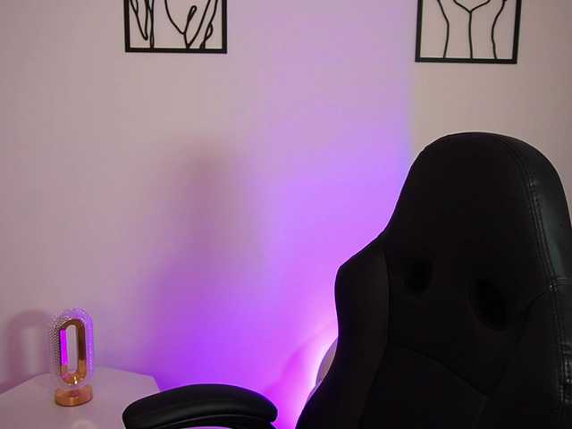 AliceHarper1 live cam on BongaCams