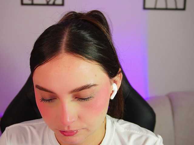 AliceHarper1 live cam on BongaCams
