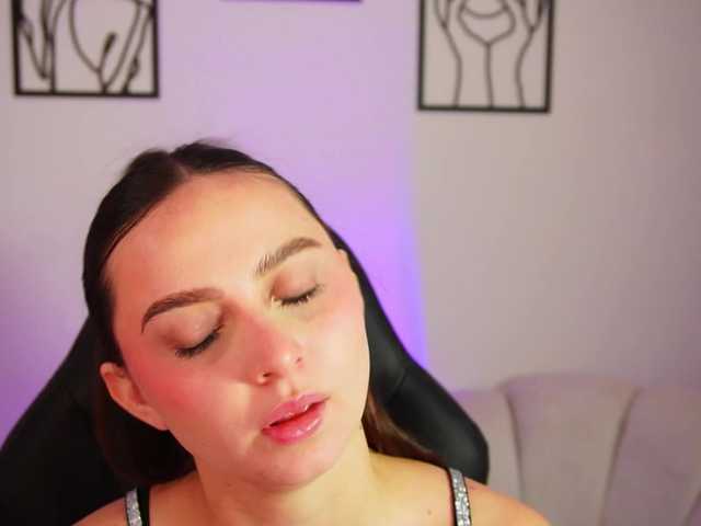 AliceHarper1 live cam on BongaCams
