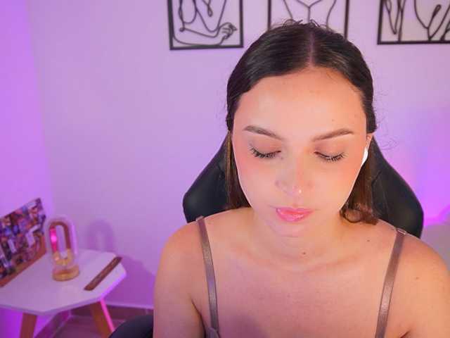 AliceHarper1 live cam on BongaCams