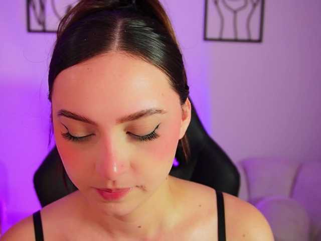 AliceHarper1 live webcam show