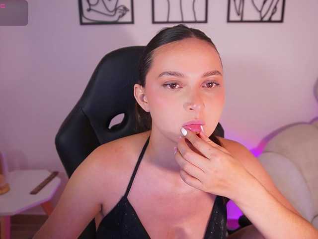 AliceHarper1 live cam on BongaCams