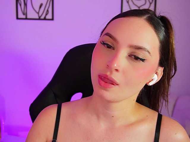 AliceHarper1 live webcam show